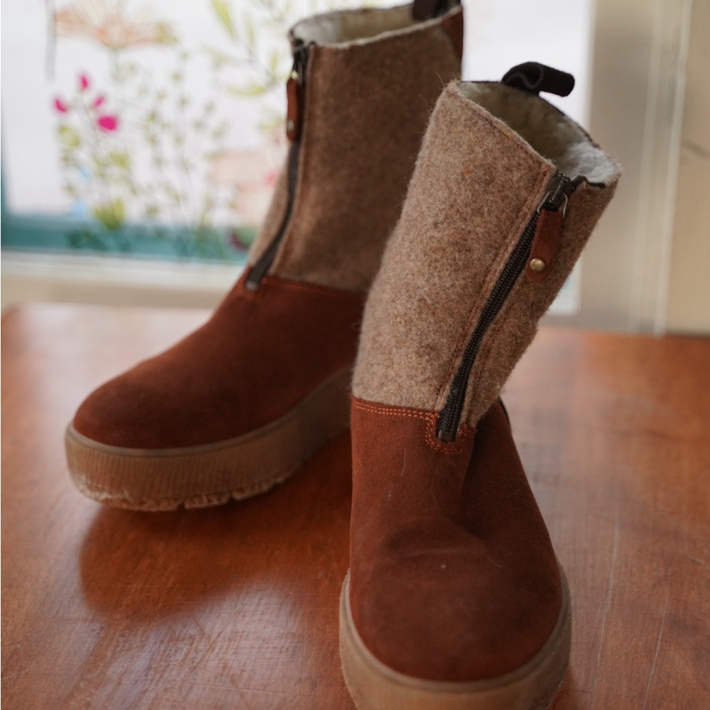 Cozy Brown Winter Boots